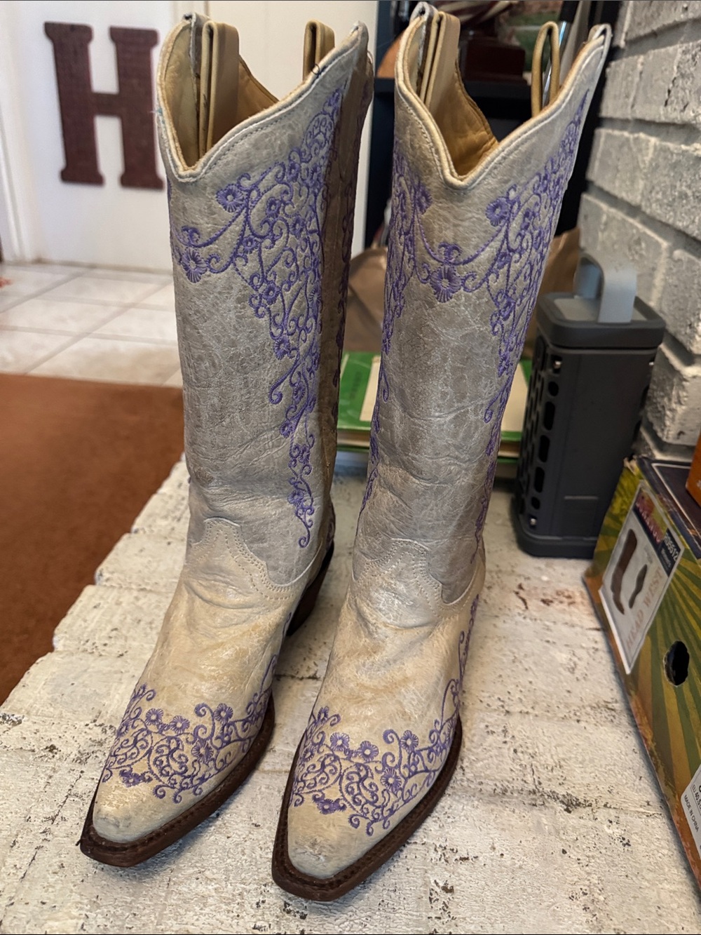 Women's Corral Embroidered Cream Western Cowboy Boots with Purple Stitching